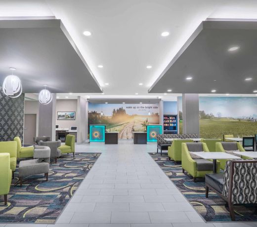 La Quinta Inn & Suites by Wyndham West Memphis