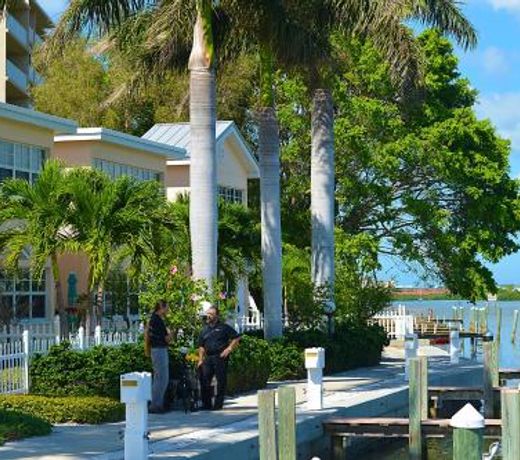 Barefoot Beach Resort