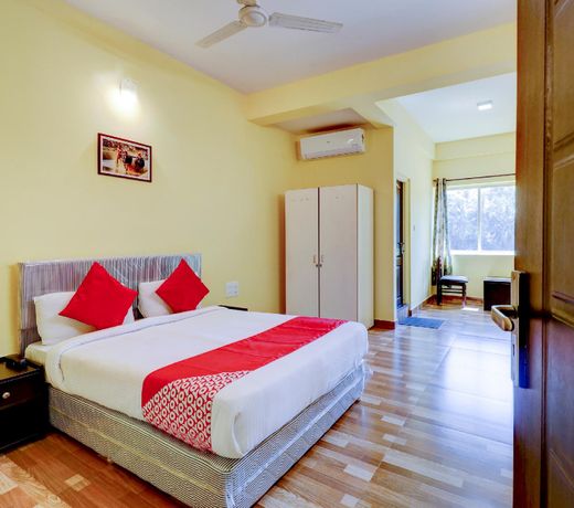 OYO 40795 Gaurika Residency Boarding & Lodging