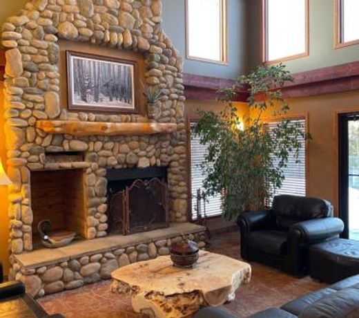 Elkwater Lake Lodge and Resort