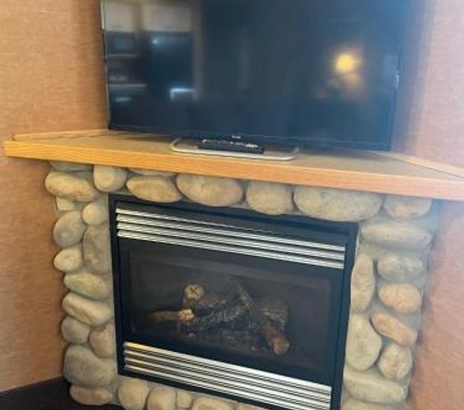 Elkwater Lake Lodge and Resort