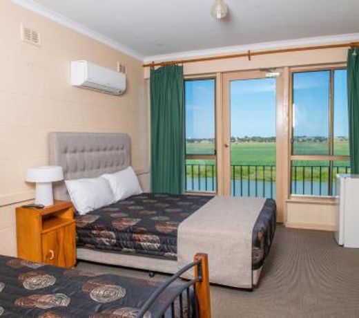Tailem Bend Riverside Hotel