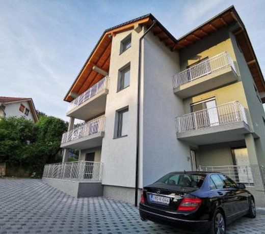 Apartmani ANAMARIA