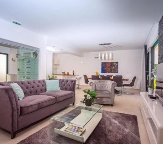 Villa Agava with heated pool, Jacuzzi, sauna, gym, 4 en-suite bedrooms