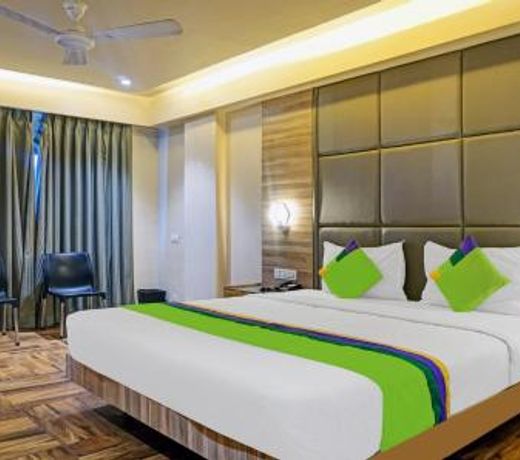 Treebo Trend Classic Grande, Camp