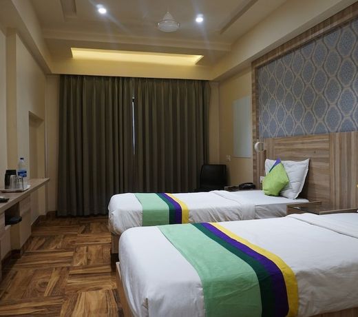 Treebo Trend Classic Grande, Camp