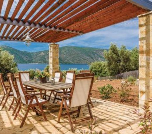Awesome home in Skroponeria Politeia with 8 Bedrooms and WiFi