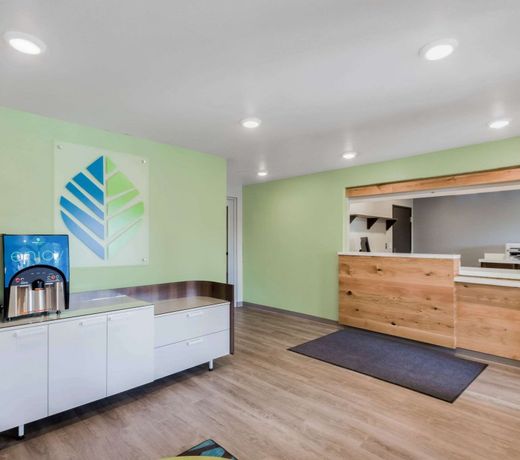 WoodSpring Suites Chicago Addison