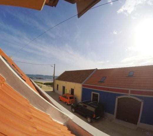 One bedroom house at Peniche 100 m away from the beach with sea view and wifi