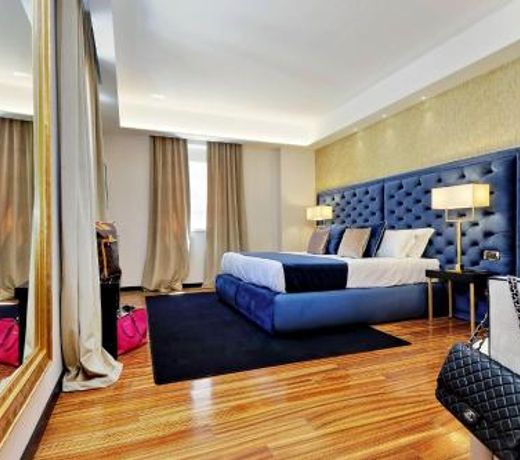Spanish Diamond Luxury Suites & Jacuzzi