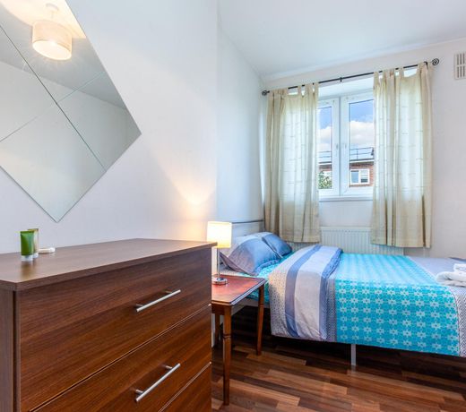 THORNABY HOUSE - DELUXE GUEST ROOM 2