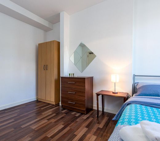 THORNABY HOUSE - DELUXE GUEST ROOM 2