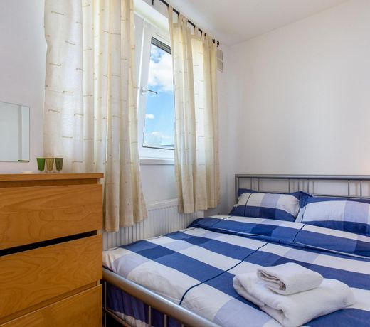 THORNABY HOUSE - DELUXE GUEST ROOM 5