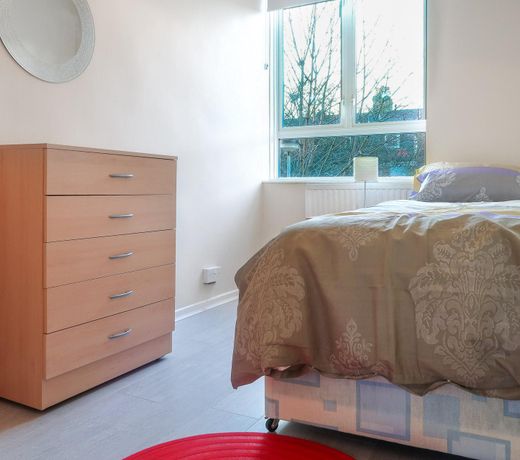 OLD CHURCH ROAD - DELUXE SINGLE GUEST ROOM 2