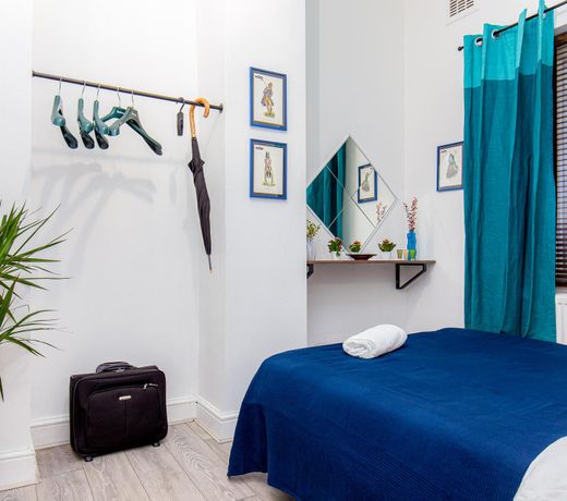 SIDNEY STREET - B - DELUXE GUEST ROOM 3