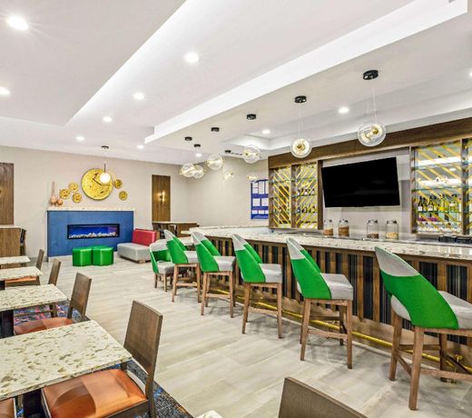 La Quinta Inn & Suites by Wyndham Waco Baylor Downtown