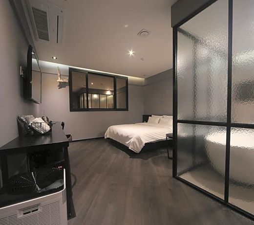 Beomil Brown Dot Hotel