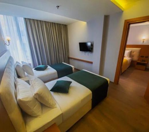 Albanopolis Hotel