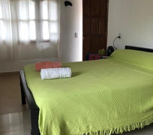 Hostal Los Faroles Chicoana
