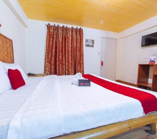 RedDoorz Premium @ Clarkview Angeles City