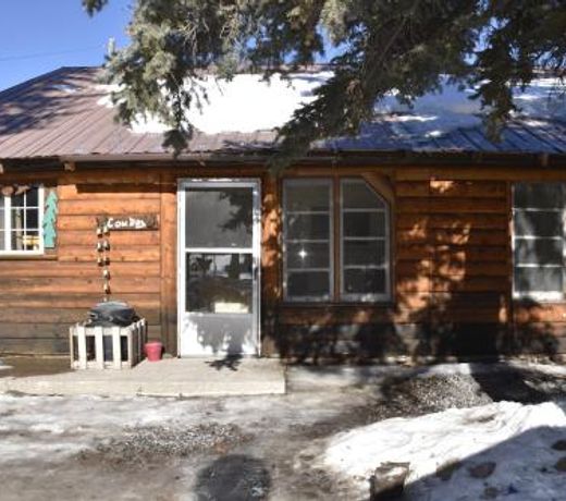 Chinook Cabins & RV Park