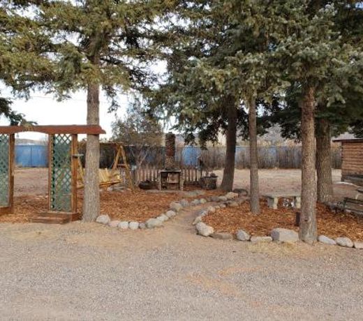 Chinook Cabins & RV Park