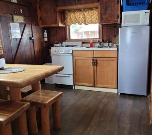 Chinook Cabins & RV Park