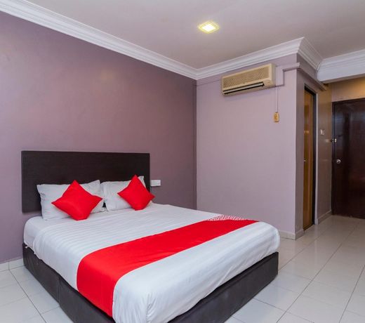 OYO 44027 Golden Horse Hotel
