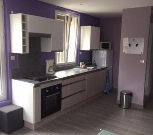 La maison parisienne maison deux piÃ¨ces Ã  louer au pied du metro