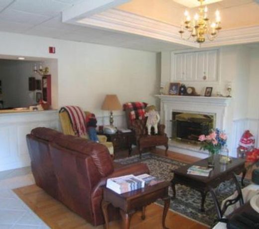Jenny's Country Manor