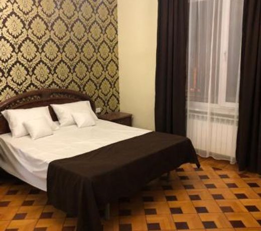 Elross Hotel