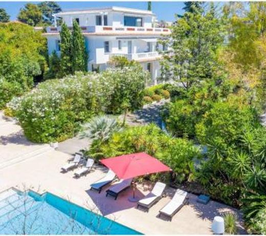 The Gatsby Mansion