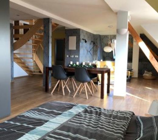 Maisonette Wohnung mit Blick uber die Stadt