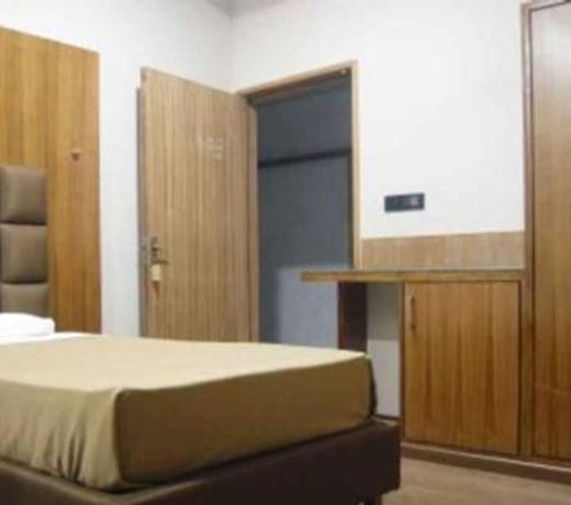 ADB Rooms Hotel Surabhi International,Varanasi