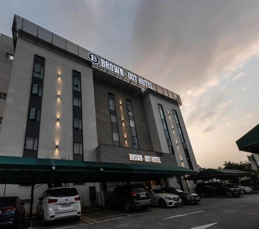 Brown-Dot Hotel Dongchon Amusement Park