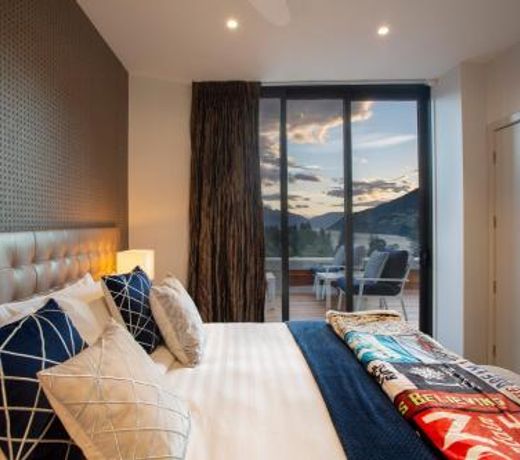 Ramada Queenstown Central