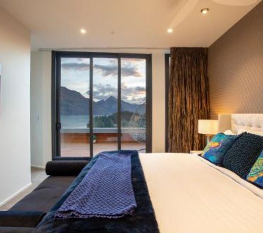 Ramada Queenstown Central