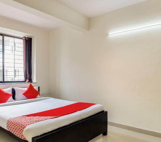 OYO 45583 Hotel Galaxy