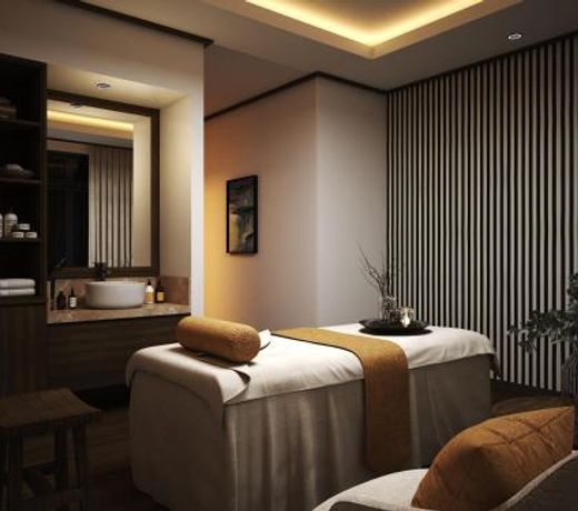 Maximilan Danang Beach Hotel