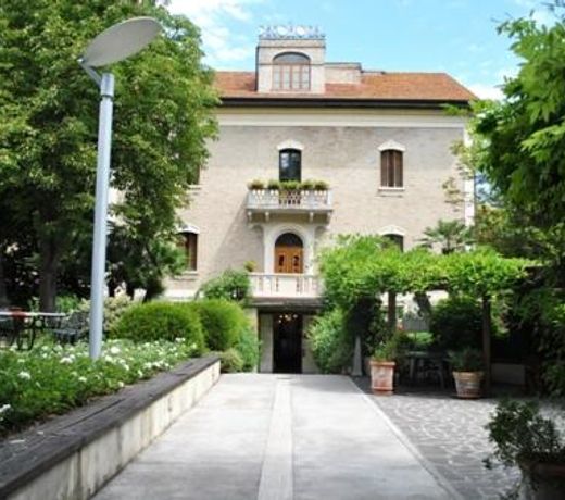 Deco Hotel