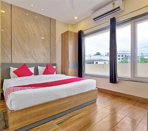 OYO Flagship 30179 Blessings Residency