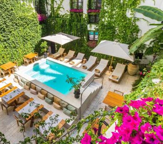 Casa Nostra Boutique Hotel
