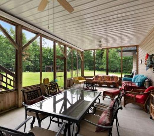 Grand Tomahawk Lodge