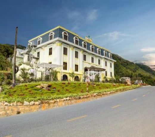 Heaven Gate Hotel O Quy Ho