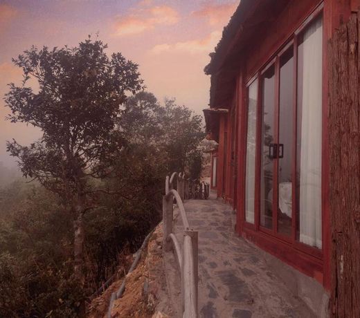Heaven Gate Hotel O Quy Ho