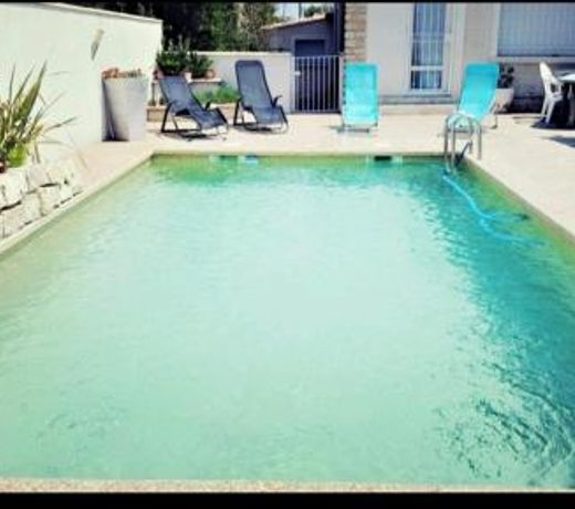 suite parentale avec petit sejour et PISCINE