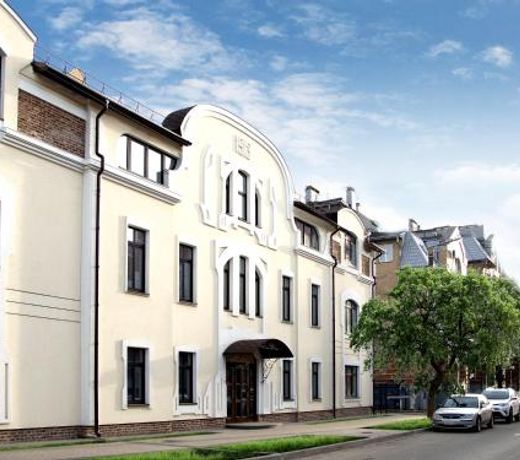 Stariy Dvorik on Orlovskaya