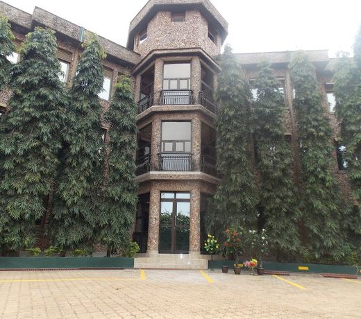 Discovery Courts Hotel