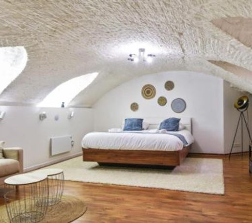 Atypical and cozy studio in Old Lille close to the station - Welkeys