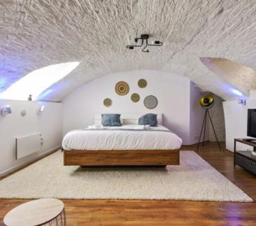 Atypical and cozy studio in Old Lille close to the station - Welkeys